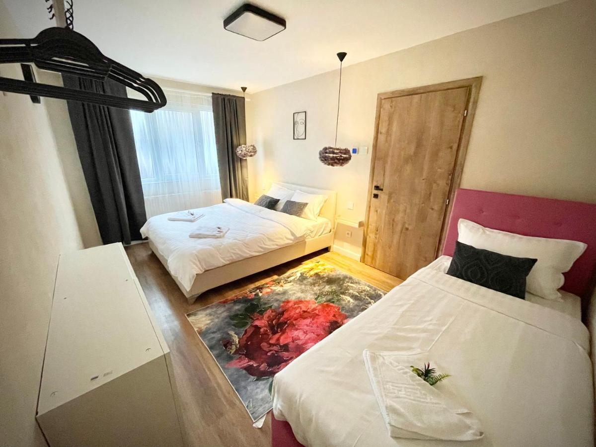 Best Place To Stay-Self Check In-24H Resita Exterior foto
